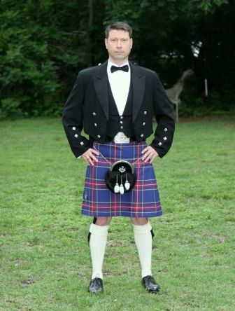 Gunner in Wylie tartan kilt